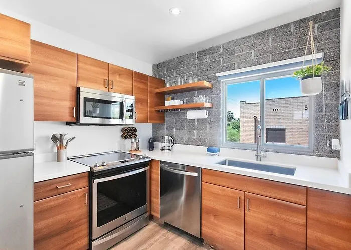 Poolside In Dtph Location W/ Pool Apartment Phoenix