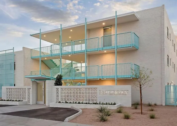 Poolside In Dtph Location W/ Pool Apartment Phoenix